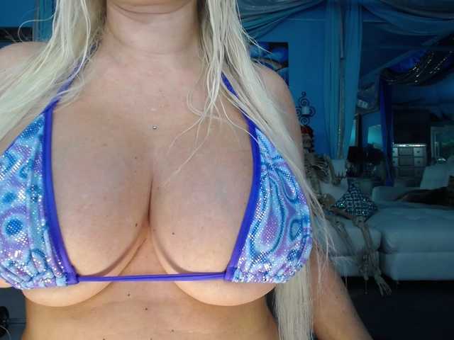adrianna_fox