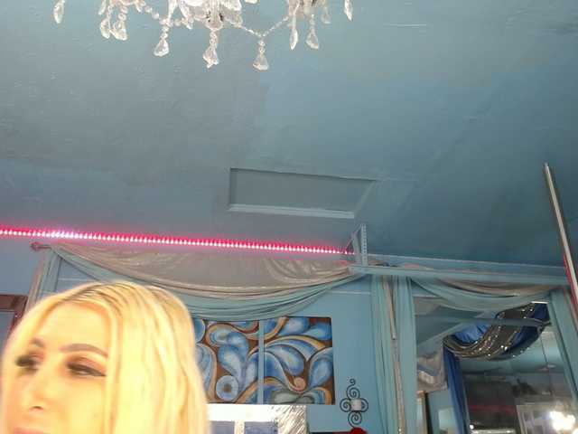 adrianna_fox live cam on BongaCams