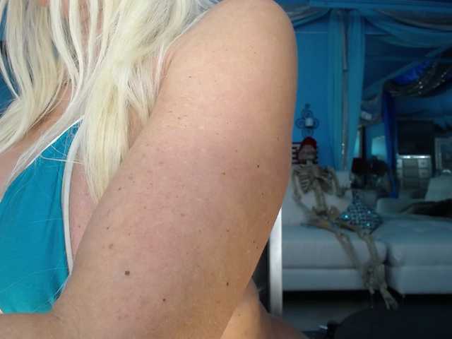 adrianna_fox