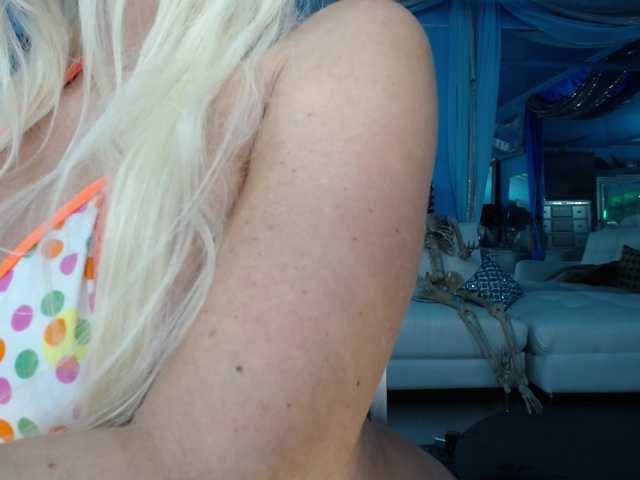 adrianna_fox