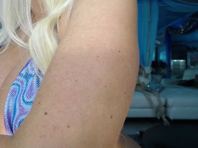 adrianna_fox