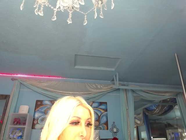 adrianna_fox live cam on BongaCams