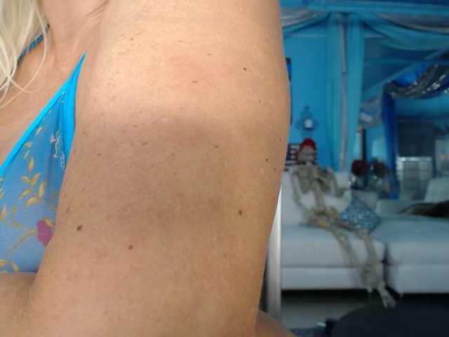 adrianna_fox live sex show