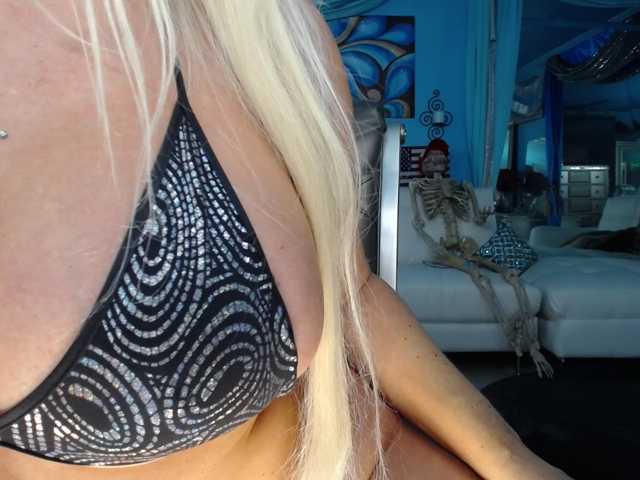 adrianna_fox