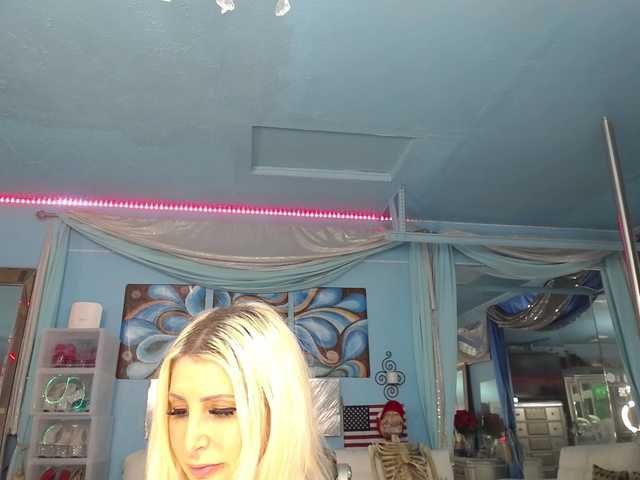adrianna_fox live cam
