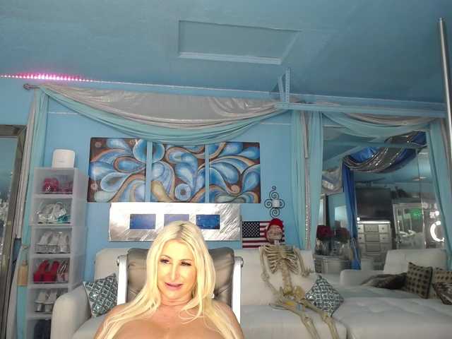adrianna_fox