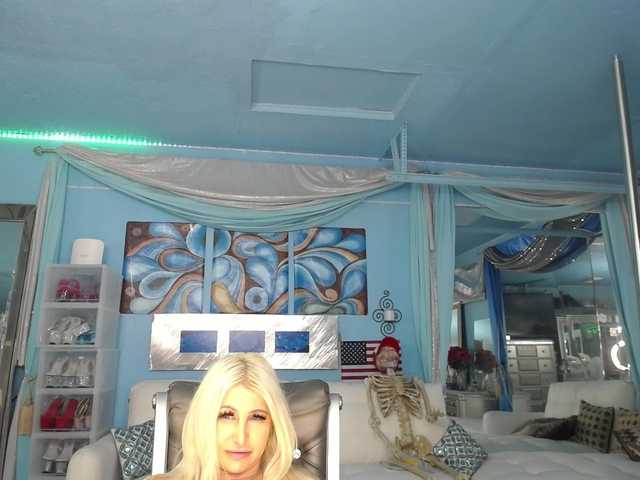 adrianna_fox