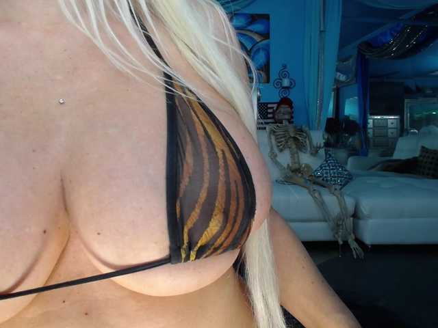 adrianna_fox