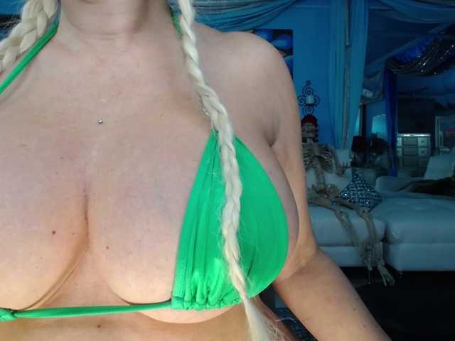 adrianna_fox