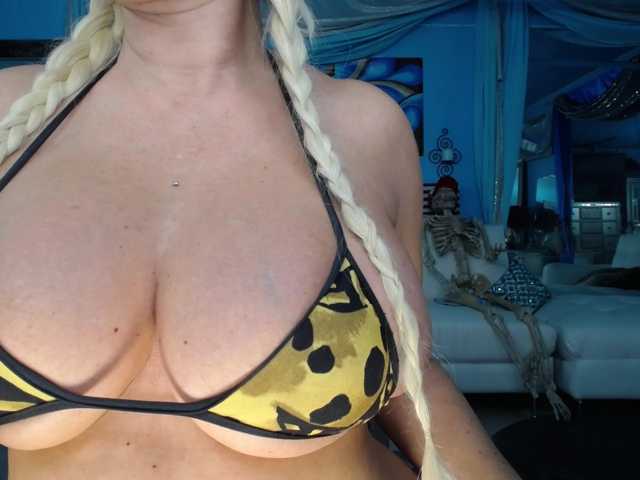 adrianna_fox