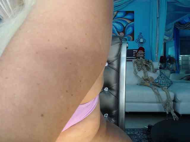 adrianna_fox webcam