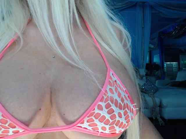 adrianna_fox
