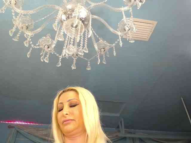 adrianna_fox webcam