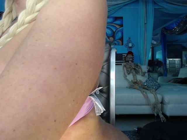 adrianna_fox adrianna_fox