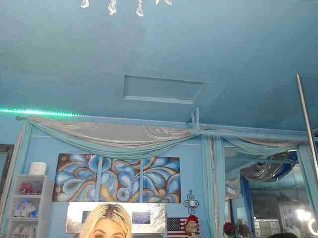 adrianna_fox webcam