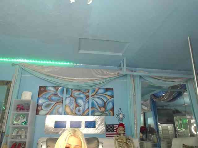 adrianna_fox