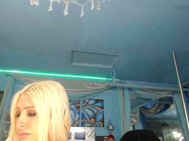 adrianna_fox webcam