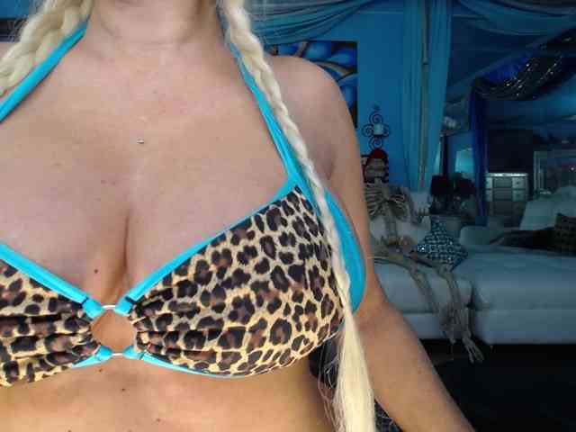 adrianna_fox adrianna_fox