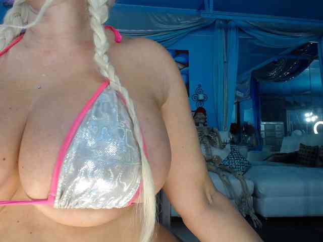 adrianna_fox