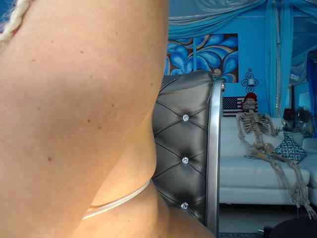 adrianna_fox webcam