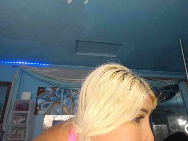 adrianna_fox webcam