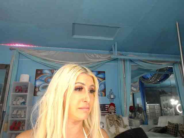 adrianna_fox webcam