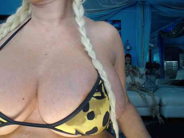 adrianna_fox