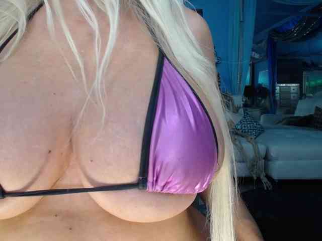 adrianna_fox webcam