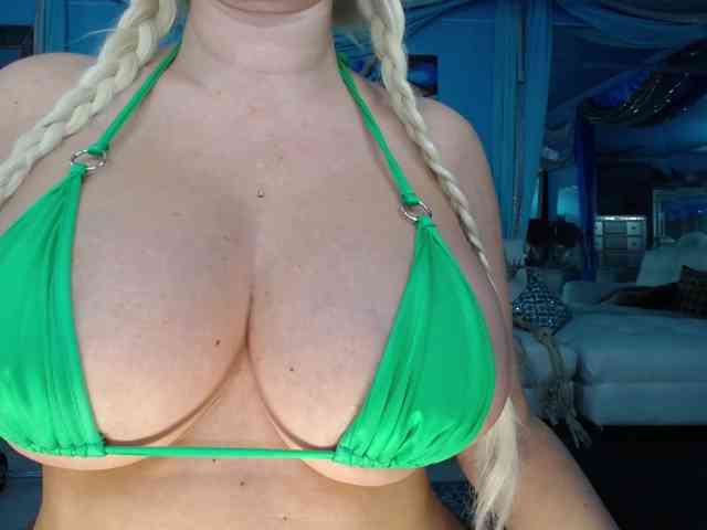 adrianna_fox