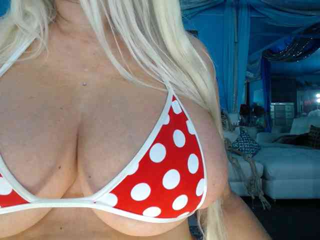 adrianna_fox webcam