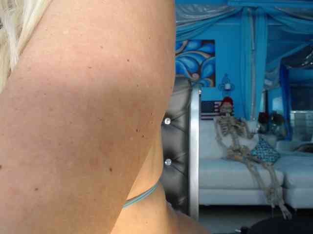 adrianna_fox webcam
