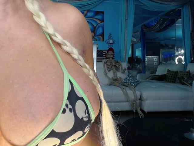 adrianna_fox