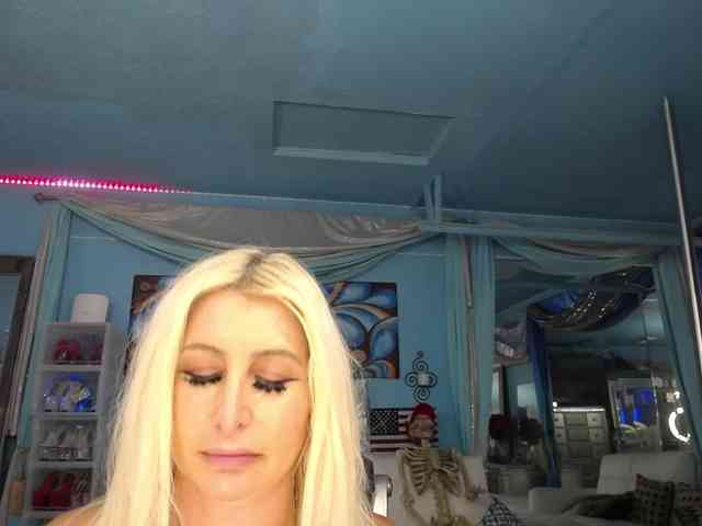 adrianna_fox webcam