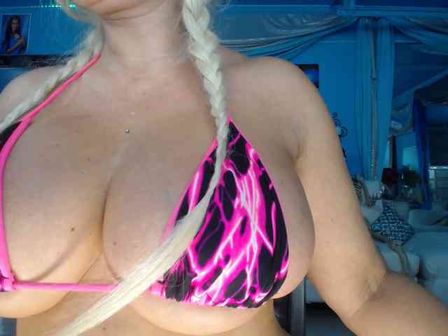 adrianna_fox