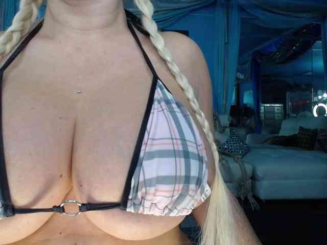 adrianna_fox