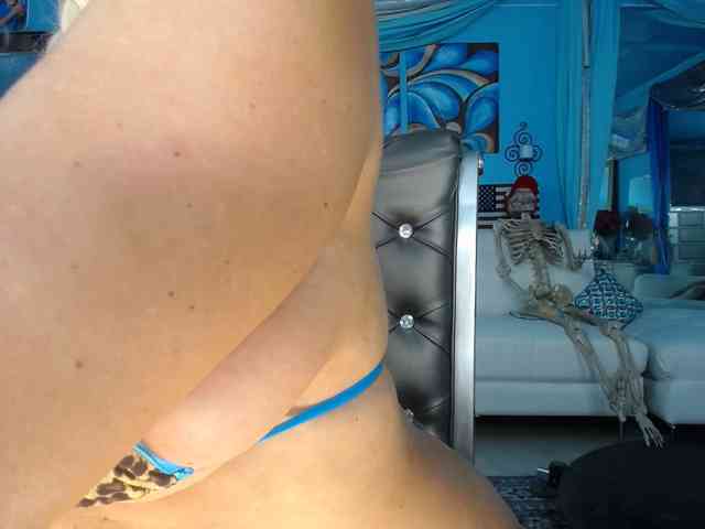 adrianna_fox