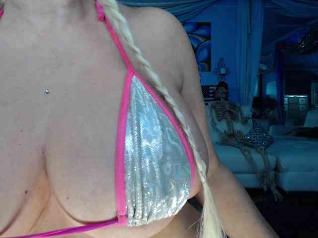 adrianna_fox