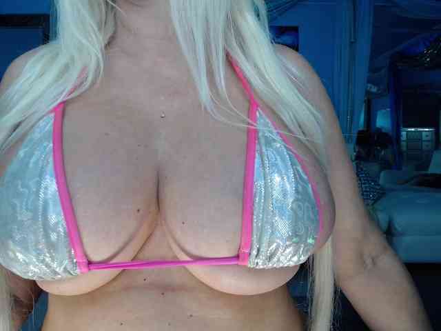 adrianna_fox webcam