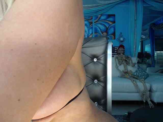 adrianna_fox webcam