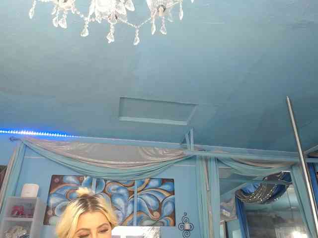 adrianna_fox webcam