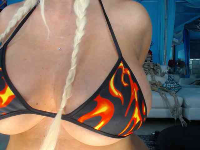 adrianna_fox