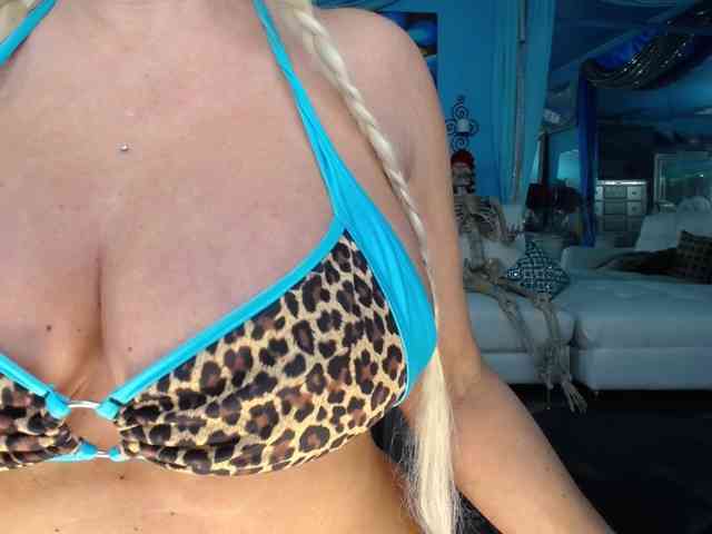 adrianna_fox