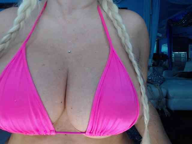 adrianna_fox