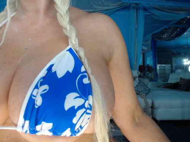 adrianna_fox webcam