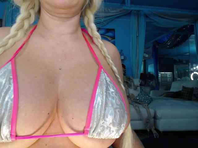 adrianna_fox