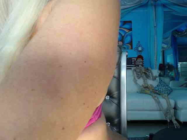 adrianna_fox webcam