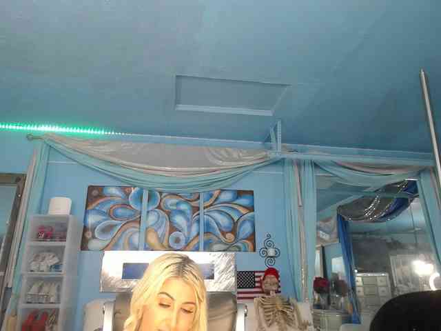 adrianna_fox webcam