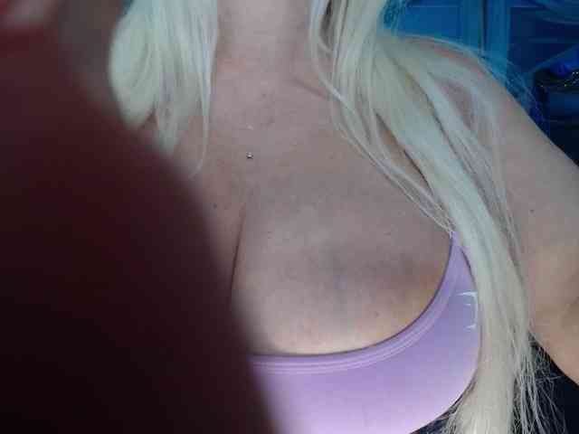 adrianna_fox webcam