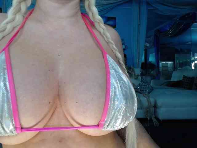 adrianna_fox adrianna_fox