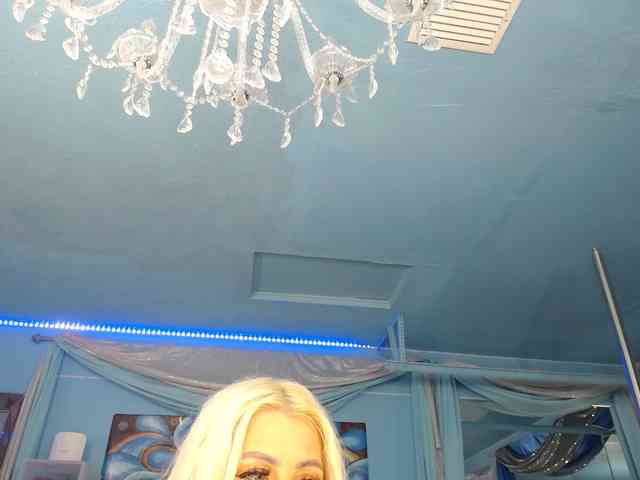 adrianna_fox webcam